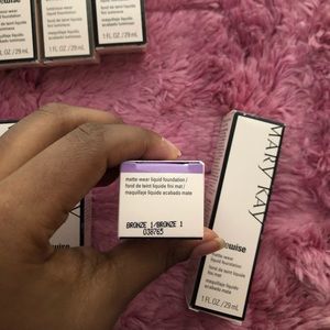 Mary Kay bronze 1 matte foundation